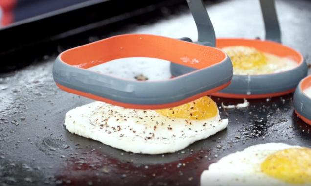 Overmoulding Silicone-Customizable liquid silicone food grade egg ring omelette maker for your local market(Image1)